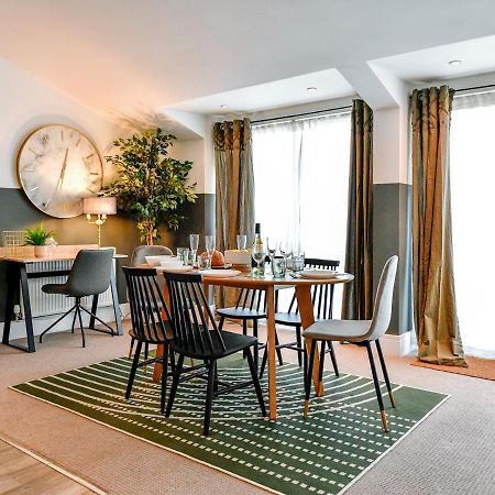 Pass The Keys Perfectly Located Stylish 2 Bed Home With Parking Newport  Eksteriør bilde